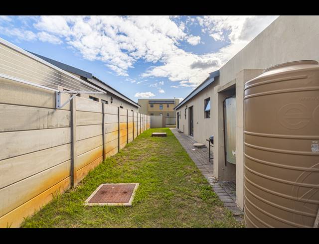 3 BEDROOM FREEHOLD FOR SALE IN PARKLANDS